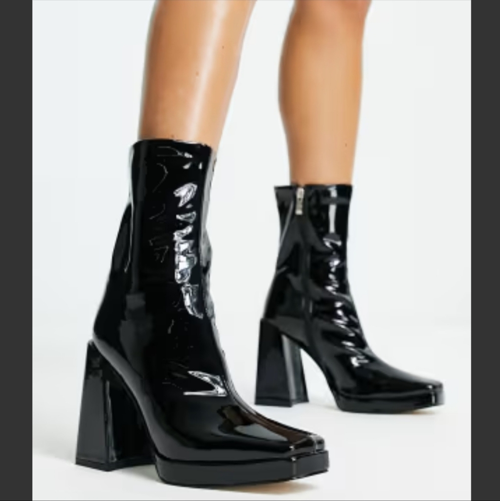 ASOS Raid black platform low boot Size 6 NWT
